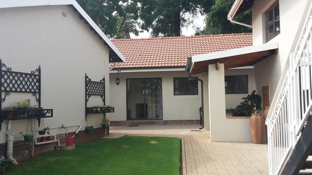 Acacia Grove Guest House Johannesburg Exterior foto